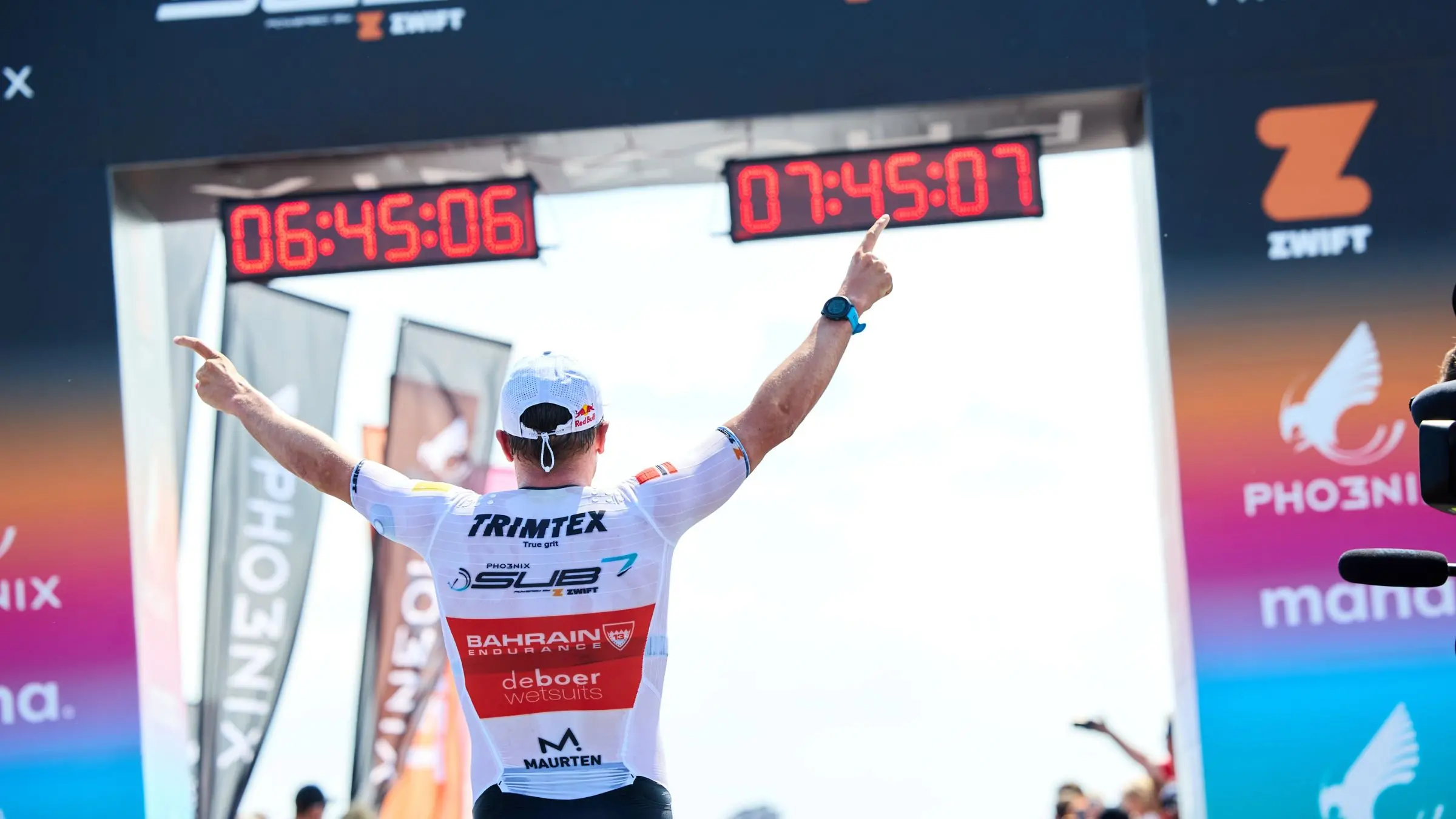 Sub7 — Blummenfelt Breaks the Barrier