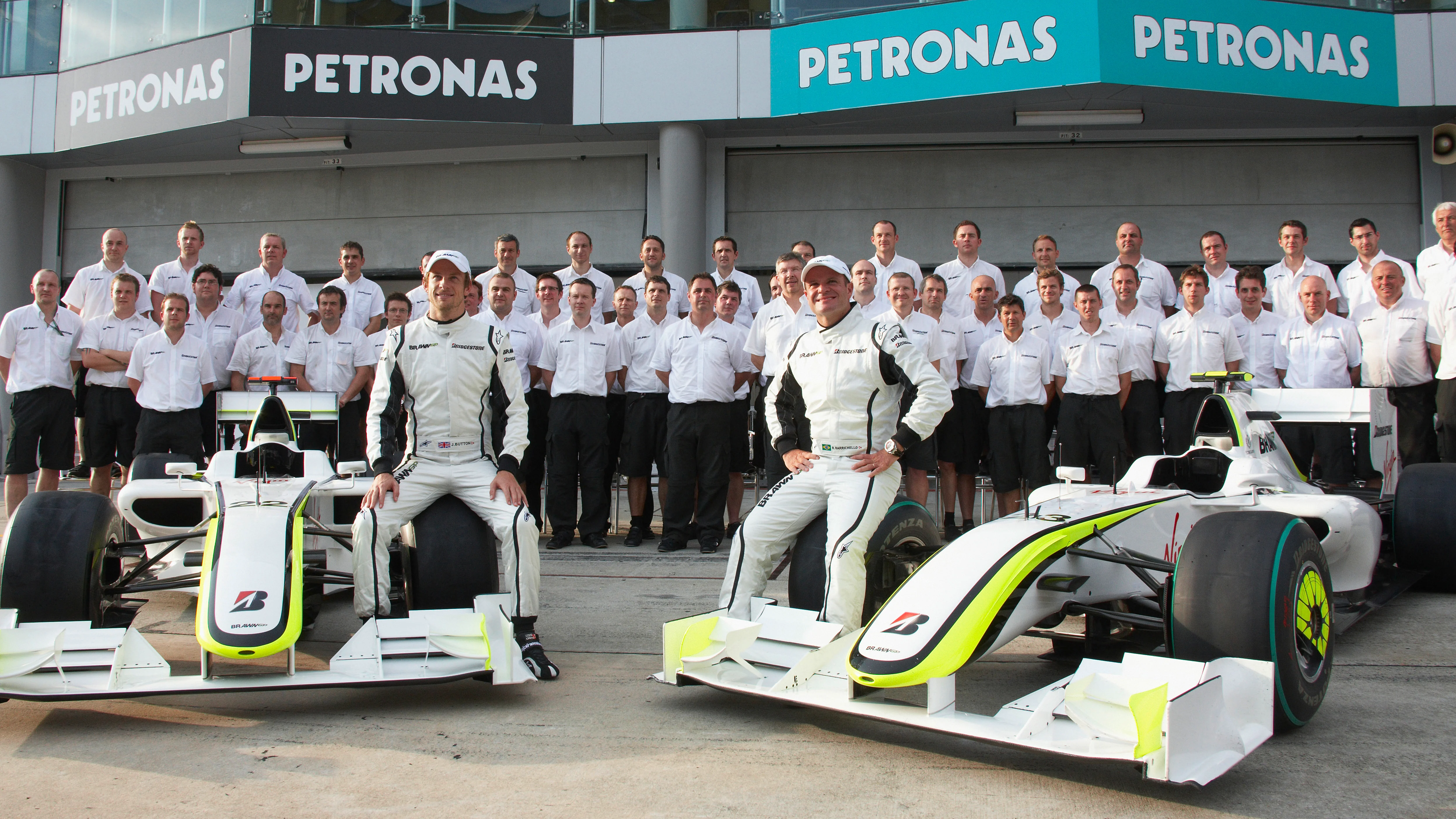 Brawn GP — Team Photo 2009